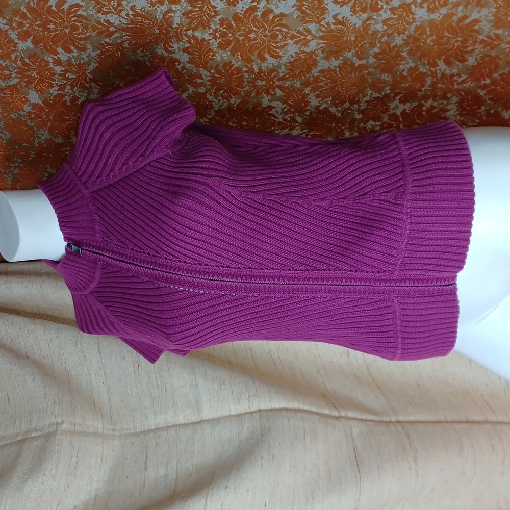 Vintage Yvos cotton blend sweater w. Cap sleeves